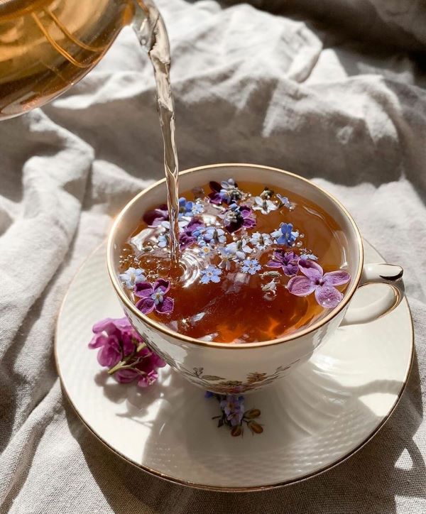 chamomile lavender tea daytime