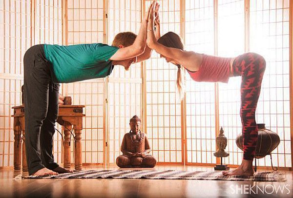 temple pose yoga for 2 couples